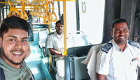 ভারতে একজন যাত্রী নিয়েই সঠিক সময়ে ছাড়লো বাস
