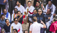 ভারতে লোকসভা থেকে আরও ৪৯ এমপি সাময়িক বহিষ্কৃত