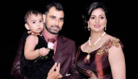 চিয়ারলিডার থেকে হয়েছেন তারকা ক্রিকেটারের স্ত্রী