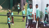 বিশ্বকাপের আগে টাইগার যুবাদের ব্যাট দিলেন তামিম ইকবাল