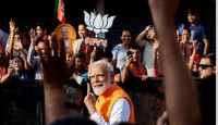 ভারতের লোকসভা নির্বাচনে অমিত শাহ ও নরেন্দ্র মোদি ভোট দিয়েছেন আহমেদাবাদে