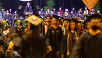 ভার্জিনিয়া বিশ্ববিদ্যালয়ে স্নাতক সমাপনী অনুষ্ঠান থেকে ওয়াকআউট