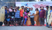 কক্সবাজার সমুদ্র সৈকতে জাতীয় সার্ফিং প্রশিক্ষণ শুরু