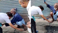 ভারতে জুতার বাড়ি দিয়ে কংগ্রেস প্রার্থীকে আশীর্বাদ