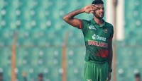 পেসারদের দাপটে পাওয়ার-প্লেতে ৪ উইকেট হারিয়ে বিপর্যয়ে আয়ারল্যান্ড