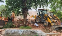 ভারতের উত্তরাখণ্ডে গুঁড়িয়ে দেওয়া হল মাজার