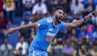 শ্রীলঙ্কার বিপক্ষে ছয় উইকেট নিয়ে ২০ বছরের রেকর্ড ভাঙলেন সিরাজ