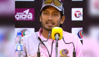 বাংলাদেশি বলেই যে দুঃখের গল্প শোনালেন বিজয়