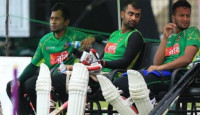 ভাষা শহীদদের প্রতি শ্রদ্ধা জানালেন সাকিব-তামিম-মুশফিকরা