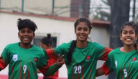 নারী সাফ ফুটবলে সোমবার বাংলাদেশ-ভারত মুখোমুখি