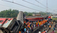 ভারতে ট্রেন দুর্ঘটনায় নিহতের সংখ্যা বেড়ে ২৮৮, আহত ৯ শতাধিক