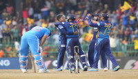 লঙ্কানদের স্পিন ঘূর্ণিতে ২১৩ রানে অলআউট ভারত