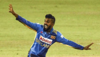 টেস্ট ক্রিকেটকে বিদায় বললেন লঙ্কান স্পিনার হাসারাঙ্গা