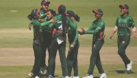যুক্তরাষ্ট্রের বিপক্ষে ১০৪ রানের লক্ষ্যে ব্যাট করছে বাংলাদেশ