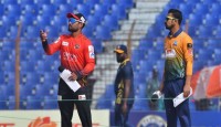 মিরপুরে হার ঠেকাতে টস জিতে ফিল্ডিংয়ে ঢাকা