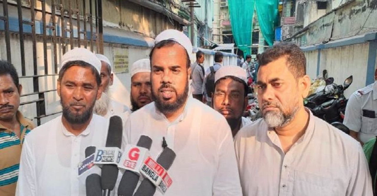 পশ্চিমবঙ্গে ইমাম ভাতা বৃদ্ধি ও মসজিদ-কবরস্থান-ঈদগাহের সম্পত্তি রক্ষার দাবিতে স্মারকলিপি প্রদান