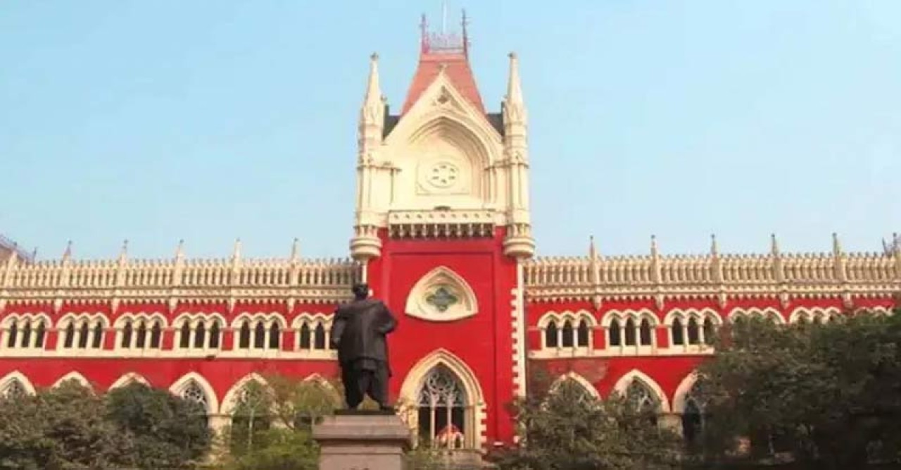 আদালতের নির্দেশের পরও পুলিশি নিরাপত্তা দিতে ‘ঘুষ’ চাওয়ার অভিযোগ, কাঠগড়ায় হরিদেবপুরের ওসি