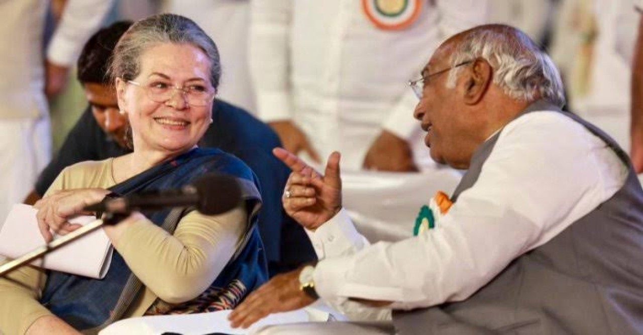 ইউপিএ পুনর্জাগরণের ডাক খাড়্গের, এখন কী অবস্থায় সনিয়ার নেতৃত্বাধীন সেই জোট
