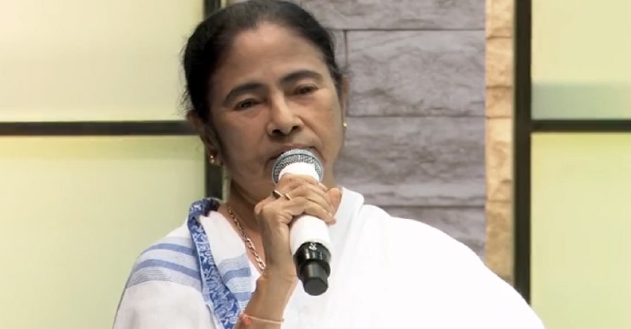 পঞ্চায়েতে চুরি দেখলেই FIR করুন, জেলাশাসকদের কড়া নির্দেশ মুখ্যমন্ত্রীর