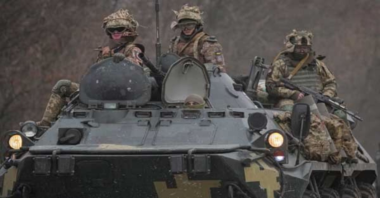 রাশিয়ার সেনাদের কিয়েভে প্রবেশ আটকাতে নিজেরাই গ্রামে বন্যা তৈরি করছে ইউক্রেনবাসী