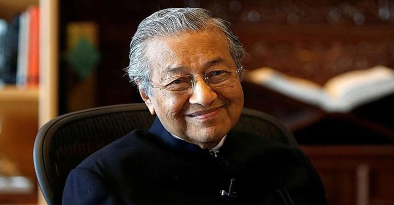 মাহাথিরের কড়া সমালোচনা: ট্রাম্পের ২০ দফা প্রস্তাব হল হুমকি, ফিলিস্তিনি আত্মসমর্পণ ভয়াবহ পরিণতি অতি দুর্ভাগ্যজনক