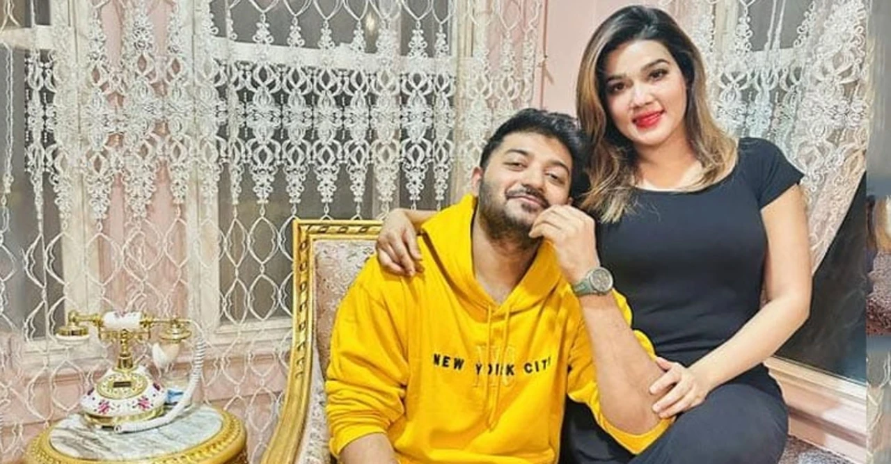 দশ বছর পর নিউ ইয়র্কে দেখা, বাপ্পি-মাহি ফিরলেন একই আবেগে মুখোমুখি