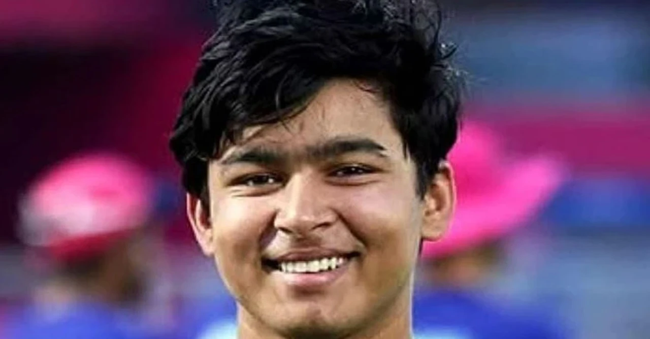 আশ্চর্য কাণ্ড! ১৪ বছরের এই ক্রিকেটার নেমে পড়লেন বিহারের ভোটের ময়দানে, কী করছেন বৈভব?