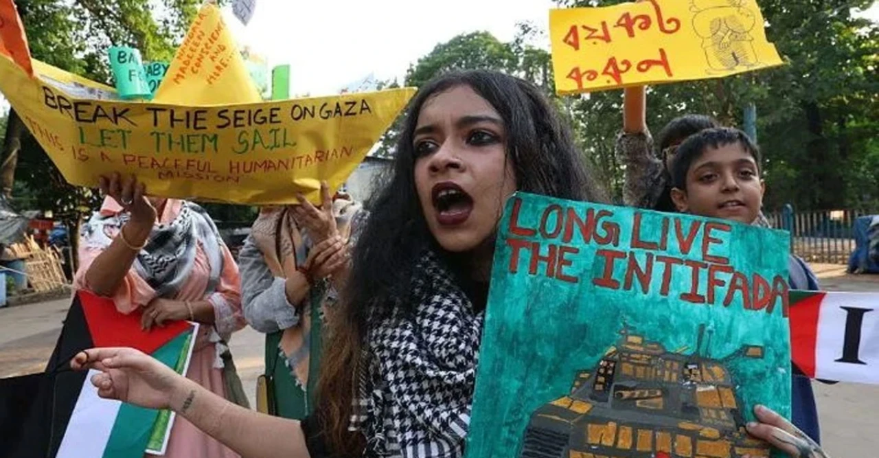 কেন ভারতের জেন-জি তরুণরা 'নীরব কিন্তু উদাসীন নয়'? সচেতন হওয়া সত্ত্বেও কেন তারা রাস্তায় নামছে না—কারণ শুনলে চমকে উঠবেন!