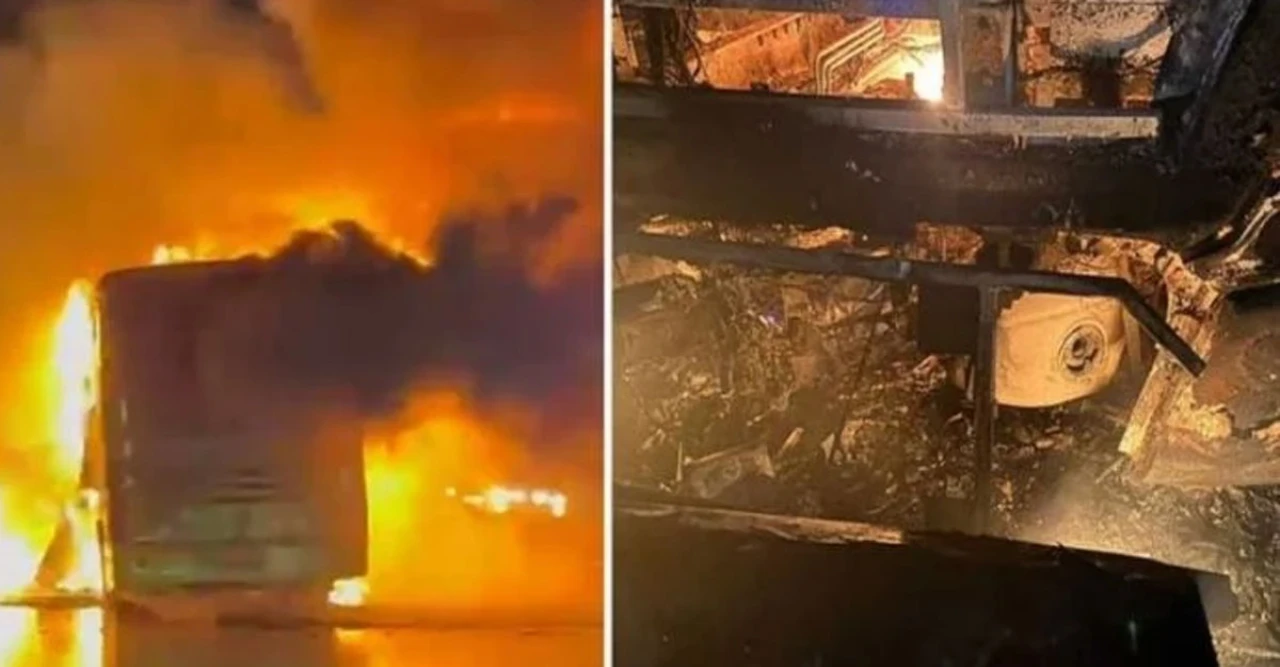 ভারতের অন্ধ্রপ্রদেশে ভয়াবহ বাস দুর্ঘটনা! আগুনে পুড়ে ২০ জন নিহত, বাসচালক পালিয়েছেন