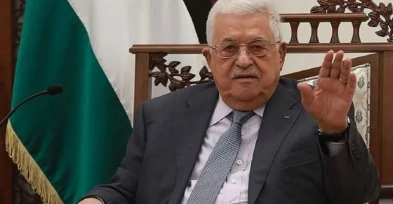 দীর্ঘ দুই দশক পর ক্ষমতা হস্তান্তরের ইঙ্গিত! উত্তরসূরীর নাম ঘোষণা করলেন মাহমুদ আব্বাস