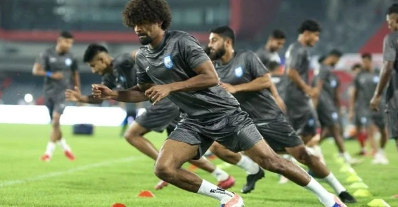 হামজা-শমিত কবে আসছেন? ভারত ম্যাচের আগে আজ থেকে শুরু হচ্ছে বাংলাদেশ দলের ক্যাম্প!