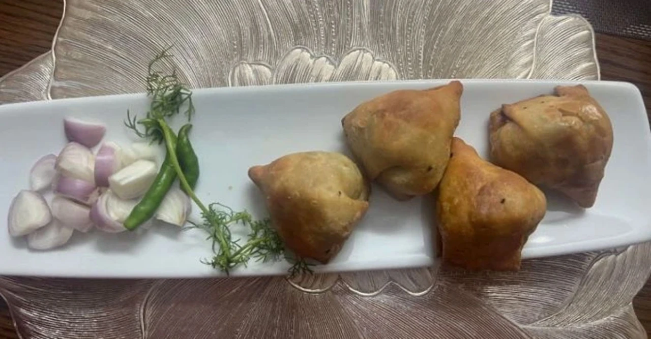 শিঙাড়া কি শুধু আলুরই হয়? না! ঘরেই বানিয়ে ফেলুন নতুন স্বাদের কলিজা শিঙাড়া, রেসিপি রইলো!