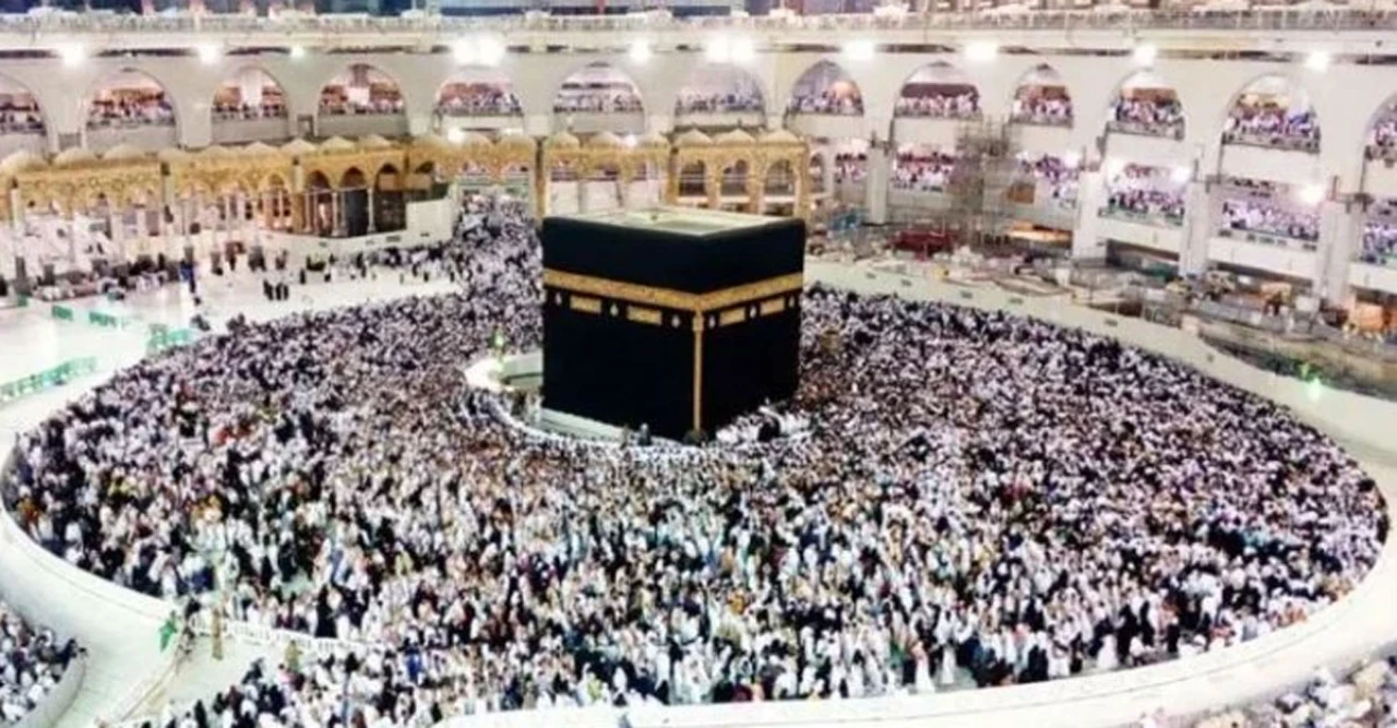 ওমরাহ ভিসায় বড় পরিবর্তন! এখন মাত্র এক মাসেই সৌদিতে প্রবেশের বাধ্যবাধকতা