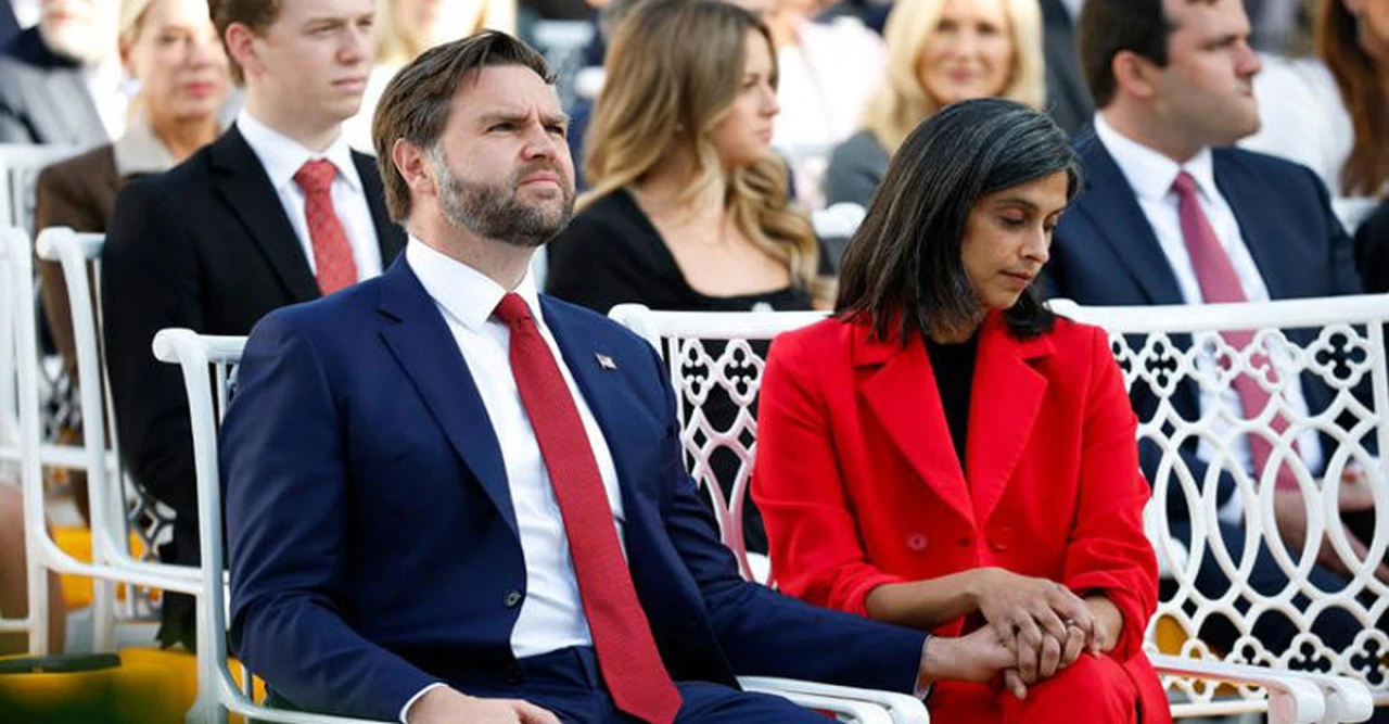 হিন্দু সংস্কৃতিতে বেড়ে ওঠা স্ত্রী খ্রিষ্টান হবেন? জেডি ভ্যান্সের মন্তব্যে আলোচনায় মার্কিন রাজনীতি