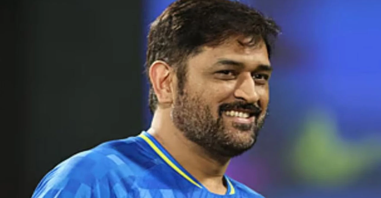 মহেন্দ্র সিংহ ধোনি মাঠে মোবাইল রাখেন হোটেলে, ফোন ব্যবহারে থাকেন সম্পূর্ণ অনীহা