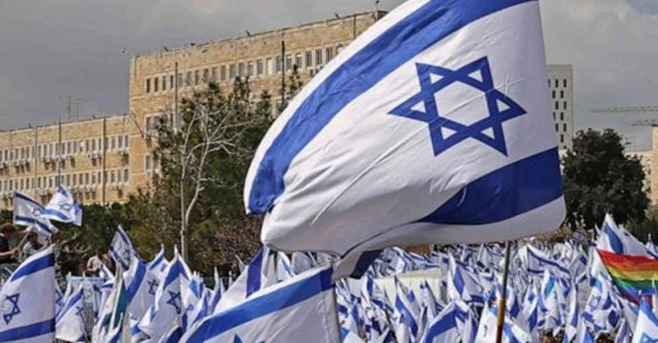 ইসরায়েলে ভয়াবহ বিক্ষোভ: বাধ্যতামূলক সেনা নিয়োগ নিয়ে রাস্তায় দুই লাখ মানুষ!