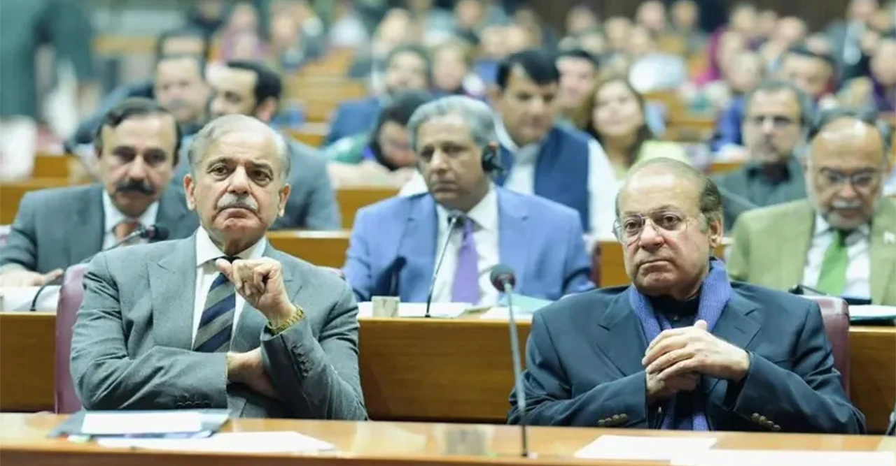 অভূতপূর্ব ঘটনা! পার্লামেন্টে বিশৃঙ্খলার মধ্যে বিল পাস, বিরোধীদের ওয়াকআউট