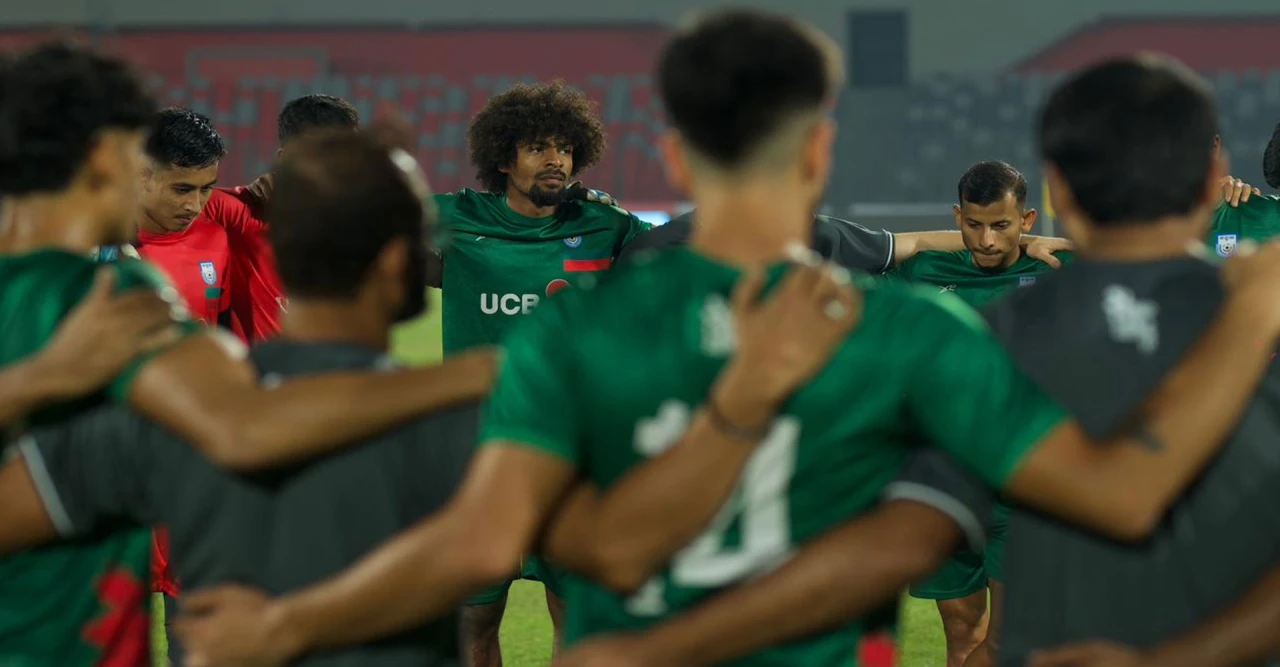 ঢাকায় নেপালের বিপক্ষে ধাক্কা খেল বাংলাদেশ! প্রথমার্ধেই গোল হজম করে পিছিয়ে লাল-সবুজরা