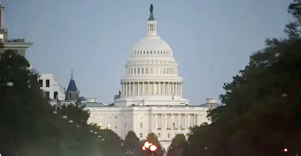 মার্কিন শাটডাউনের অবসান! কংগ্রেসে বিল পাস, ৭ লাখ কর্মীর মুখে ফের হাসি