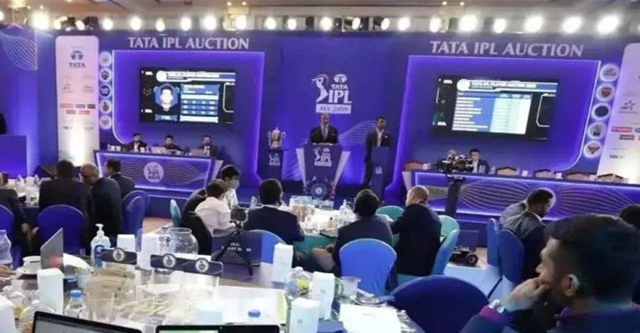 আইপিএল নিলামে বাজি কে? সবচেয়ে বেশি টাকা নিয়ে হাজির কলকাতা, মুম্বাইয়ের অবস্থা শোচনীয়!