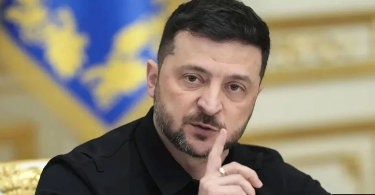 জেলেনস্কির জ্বালানি খাতে ১০০ মিলিয়ন ডলার দুর্নীতি! সংস্কার প্রতিশ্রুতি—ঘনিষ্ঠদের পতন শুরু