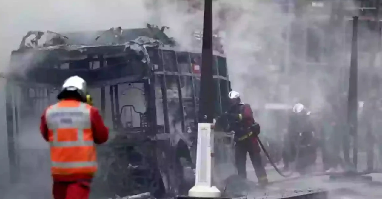 সৌদি আরবে মদিনার কাছে বাস–ট্যাঙ্কার সংঘর্ষে ৪২ ভারতীয় নিহত