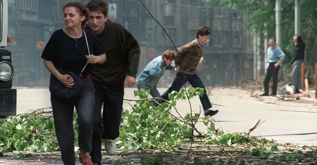 সারায়েভোতে অর্থ দিয়ে মানুষ হত্যার ‘স্নাইপার সাফারি’! তিন দশক পর চাঞ্চল্যকর তদন্ত শুরু