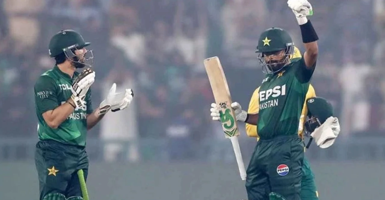 বাবর আজমের দুর্দান্ত রেকর্ড! কোহলি-রোহিতকে ছাড়িয়ে সিরিজ জয়ে উজ্জ্বল পাকিস্তান
