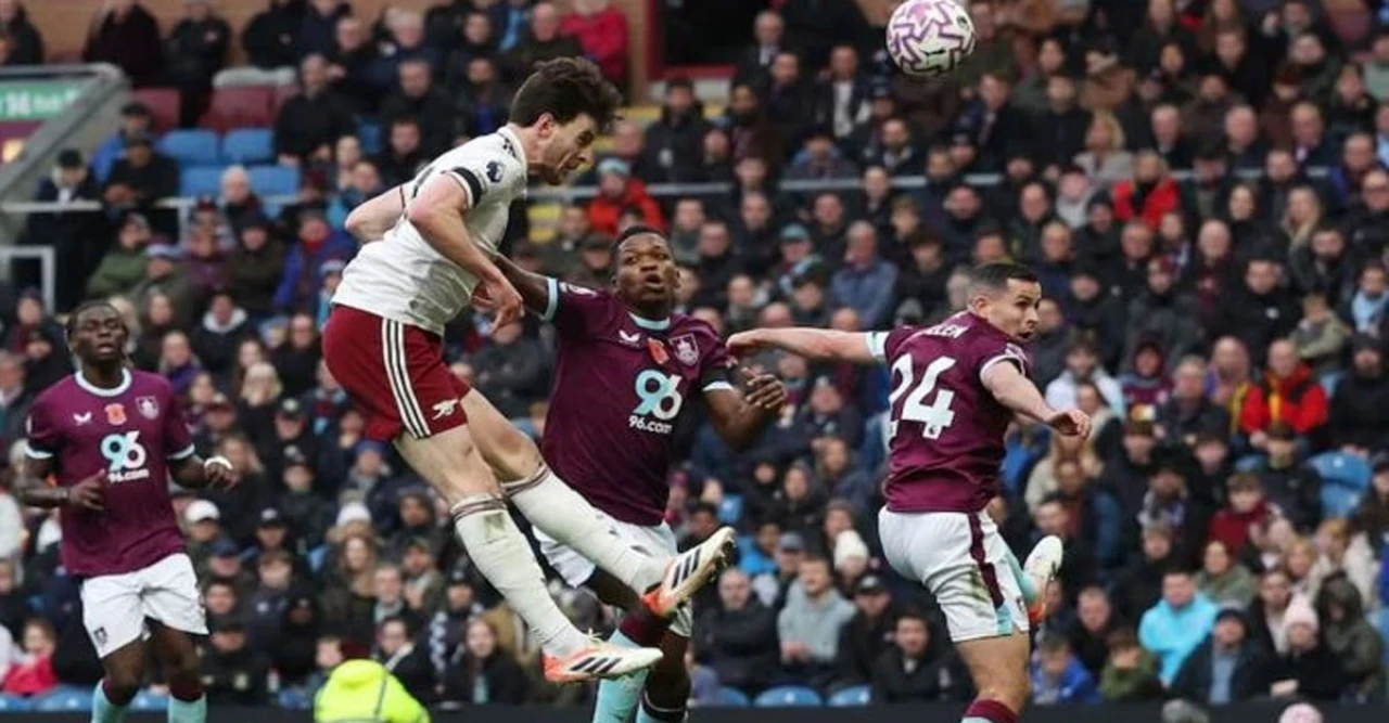 বার্নলিকে হারিয়ে শীর্ষে আর্সেনাল, নটিংহ্যামের সাথে ড্রয়ে ম্যানইউ'র হোঁচট!