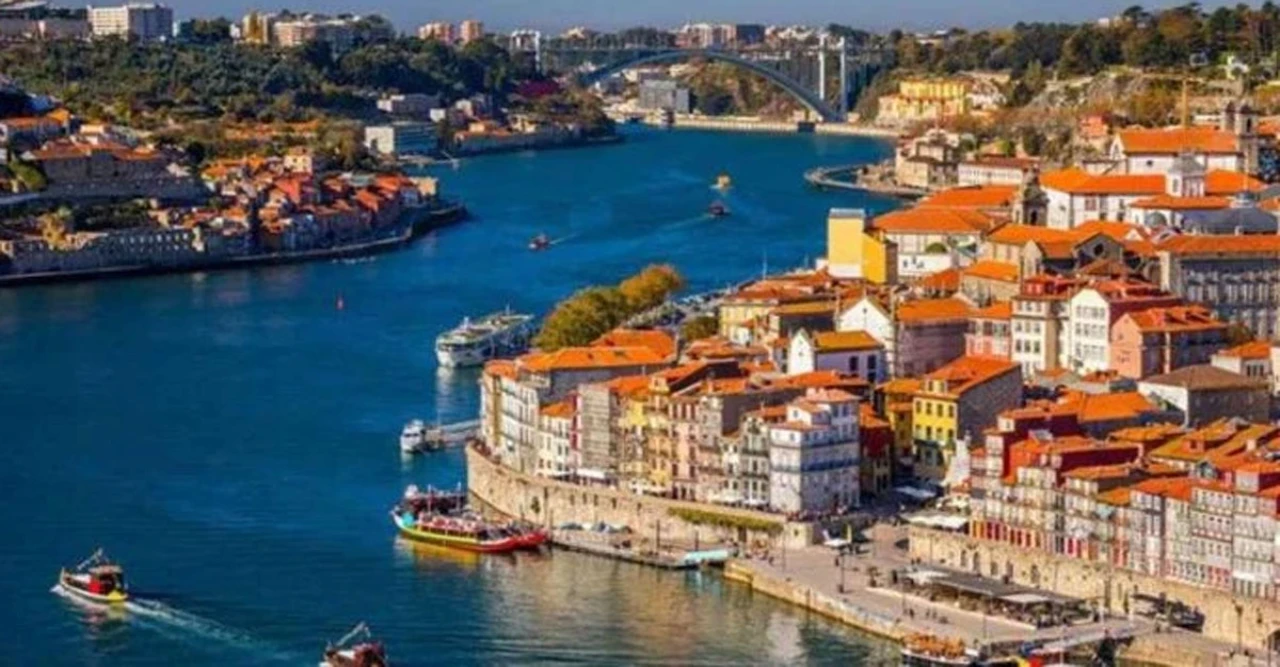 পর্তুগালে চাকরির সোনার সুযোগ: নতুন 'স্কিলড ওয়ার্ক ভিসা' চালু হচ্ছে!
