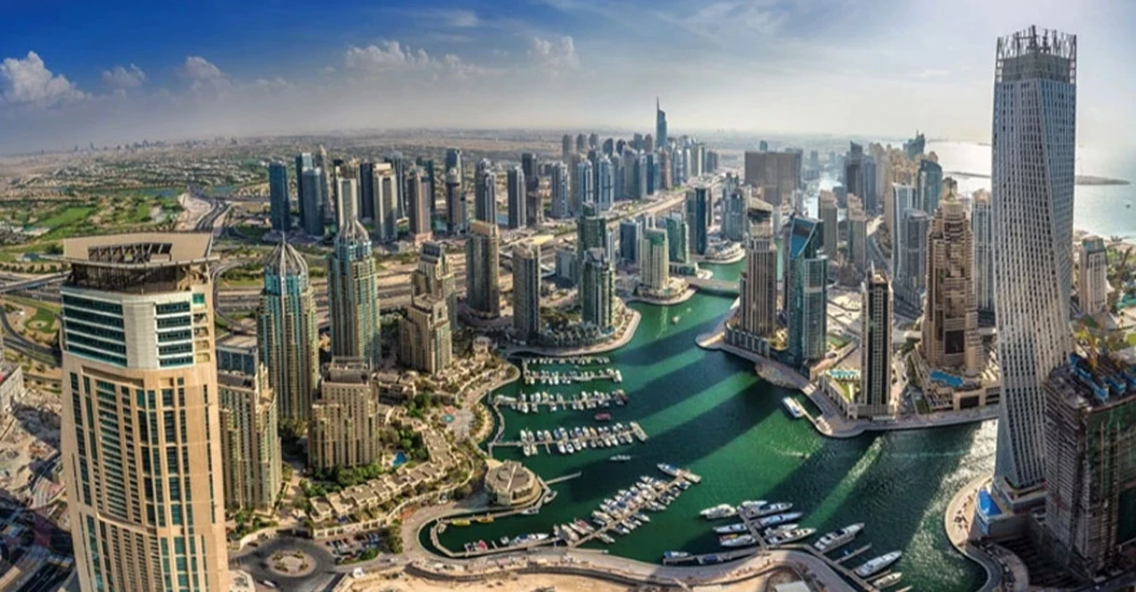 যাত্রা আগেই থামল? আমিরাত যাওয়ার নতুন ভিসা নিয়ম, তালিকায় আপনার দেশ আছে তো?