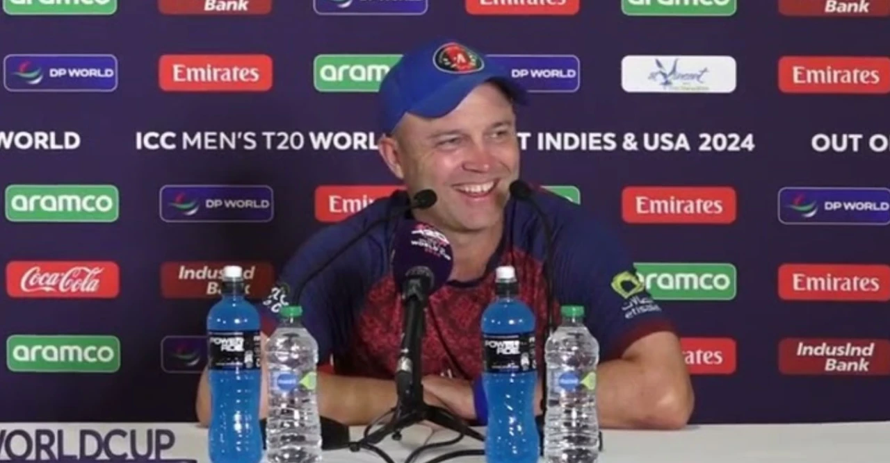 হরমনপ্রীত কউরের আবেগে জয় শাহ হতভম্ব, ট্রফি মঞ্চের সেই ভিডিও ভাইরাল দেশে”