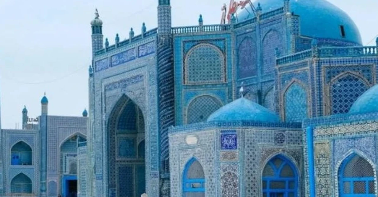 আফগানিস্তানে ভূমিকম্পে কেঁপে উঠল মাজার-ই-শরীফ, ক্ষতিগ্রস্ত ‘হযরত আলীর মাজার’ খ্যাত নীল মসজিদ