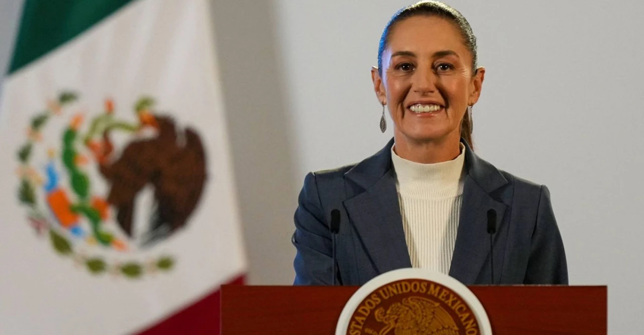 প্রেসিডেন্টকে জোর করে চুমু দিতে গেল এক মাতাল! ভাইরাল ভিডিওতে তোলপাড় মেক্সিকো